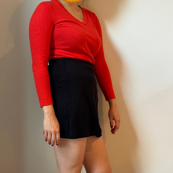 Black Wrap Mini-Skirt 🖤 - Picture 3 of 3